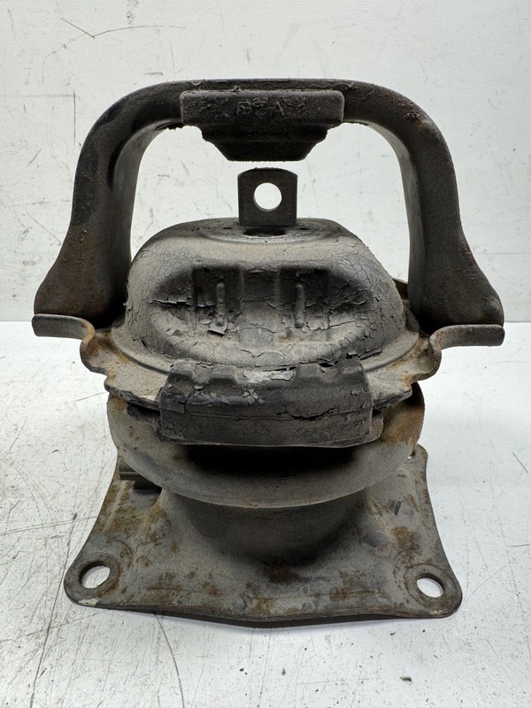 09-015 Honda Pilot Front Engine Mount 50830-SZA-A02 OEM