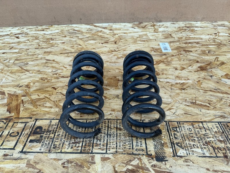 FORD MUSTANG GT 2015-2023 OEM REAR LEFT & RIGHT SUSPENSION COIL SPRING SET
