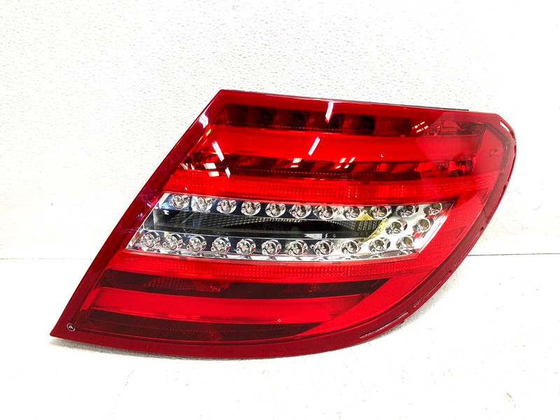 12 13 14 Mercedes C250 C350 C63 Taillight Right Passenger Side 1395 OEM