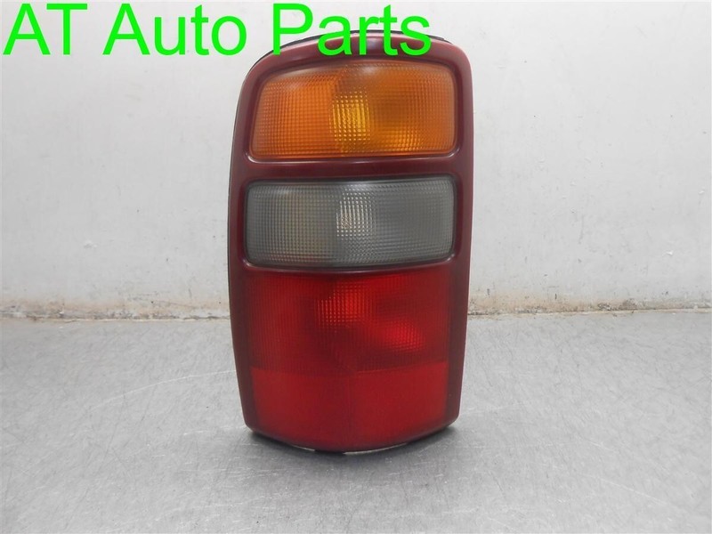 2000-2003 CHEVY SUBURBAN TAHOE DRIVER SIDE TAIL LAMP LIGHT OEM 19168990