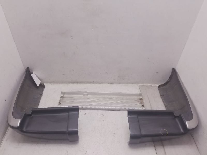 91 92 93 94 95 96 97 98 TOYOTA LAND CRUISER REAR BUMPER RED-3H4 SCRATCHES
