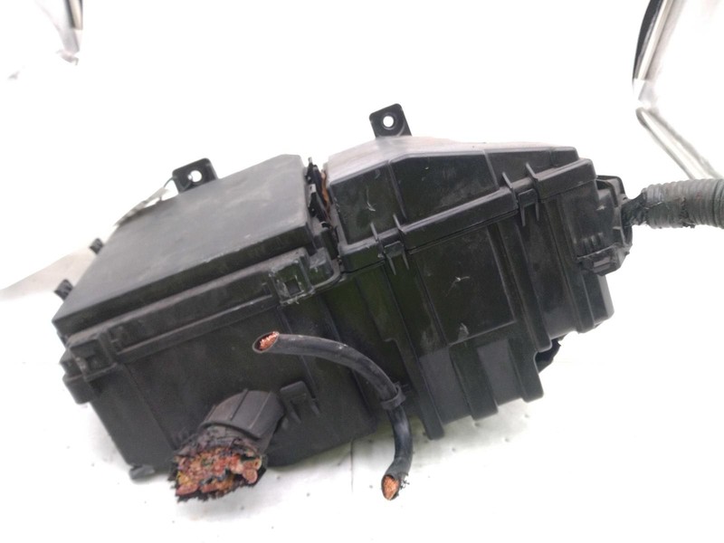 2009 Nissan Rogue OEM Fuse Box 24381C9900, 175k Miles, Silver, Used