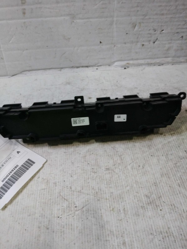 2018 Chevrolet Malibu Infotainment Display Instrument Cluster OEM Black 68K