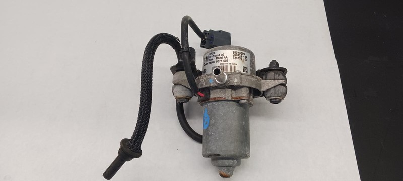 13-'15 CHEVROLET TRAX Vacuum Pump Assembly OEM 59K Miles1 Year Warranty!
