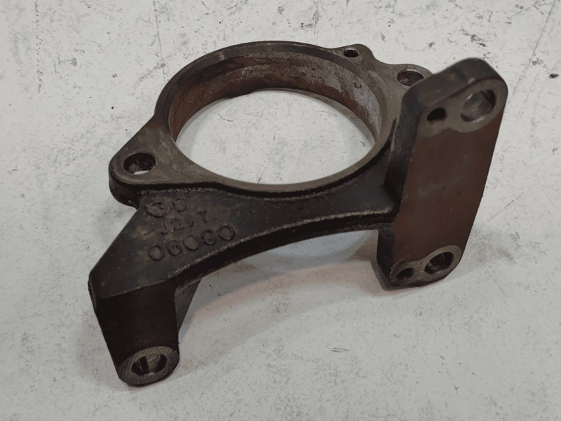 18-25 Toyota Camry 2.5L FWD Front Passenger Side Axle Shaft Bearing Support OEM