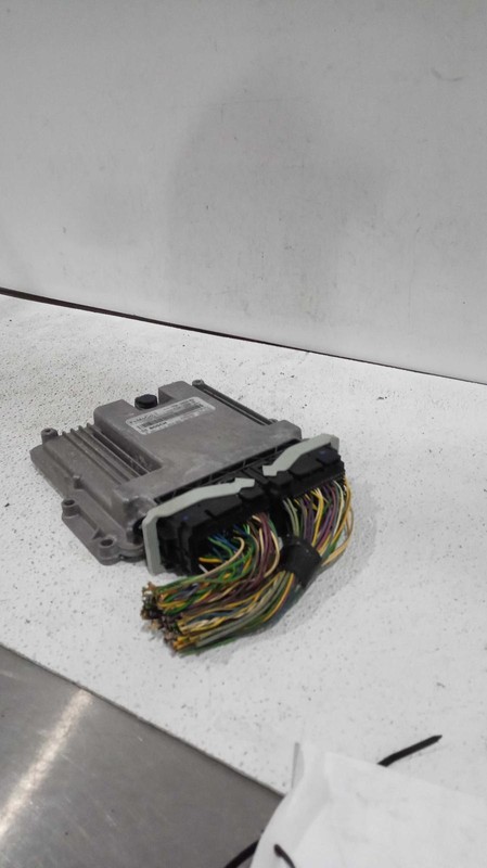 2016 Ford Focus Engine Control Module ECM 2.0L Black OEM 6770 83K Miles