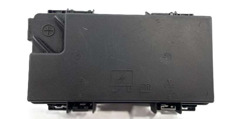 2008-2010 Dodge Caravan Journey Town & Country Engine Fuse Box OEM R6049720AT