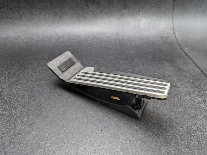 Gas Accelerator Pedal 2019 Infiniti Q50 18016-1ME0D 2014 2015 2016 2017 - 2022