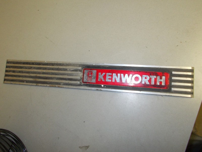 Kenworth 1685-001 Door Sill Trim Logo Panel Emblem Assembly *FREE SHIPPING*