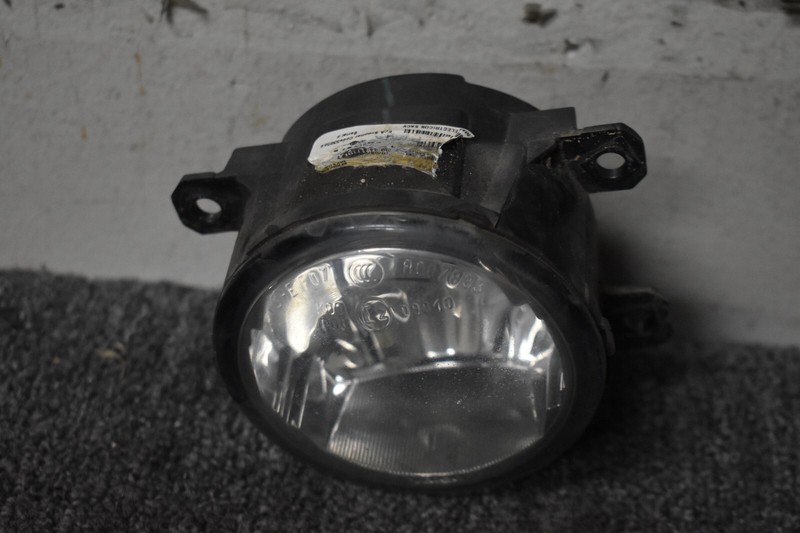 2020 JEEP COMPASS RIGHT SIDE FOG LIGHT FACTORY OEM