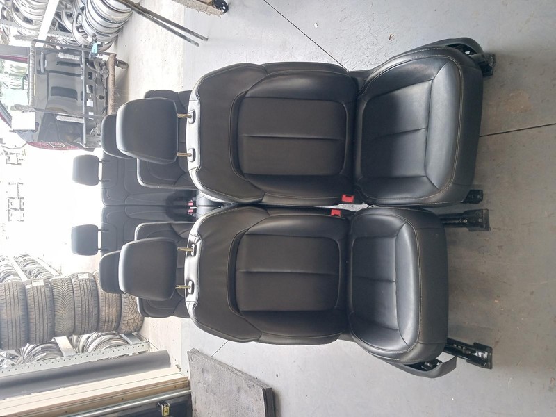 21-'24 JEEP GRAND CHEROKEE complete black leather seat set w/12 way power OEM