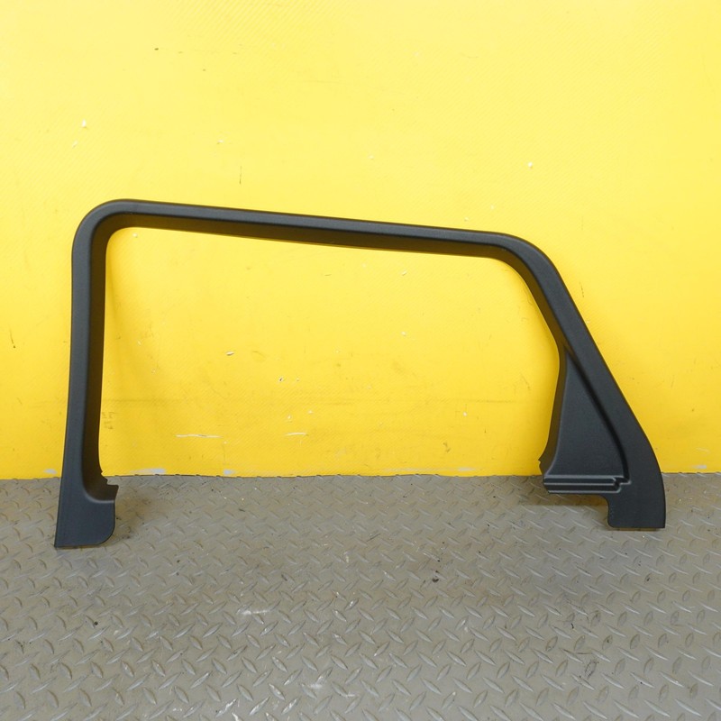 2020-2022 RANGE ROVER EVOQUE REAR RIGHT DOOR WINDOW FRAME TRIM COVER K8D225514AB