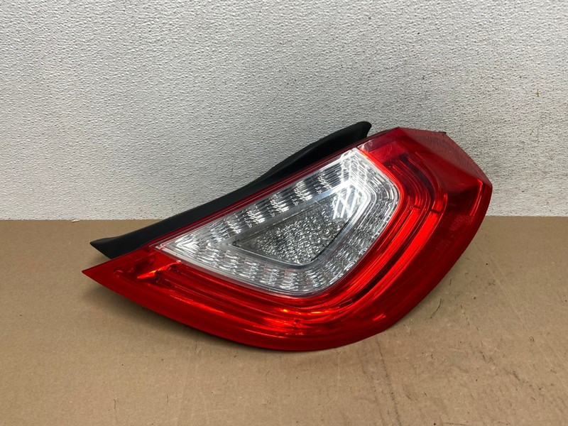 2013 2014 2015 2016 Lincoln Mks Right Passenger RH Side Tail Light Oem AE6710 LK