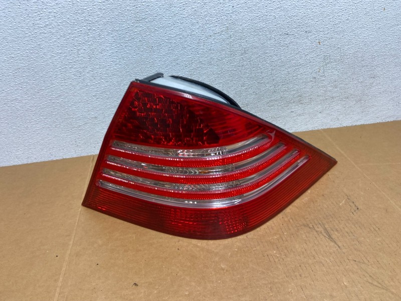 2003 to 2006 Mercedes-Benz S-Class Tail Light Right Passenger Side Oem AD8993 DW