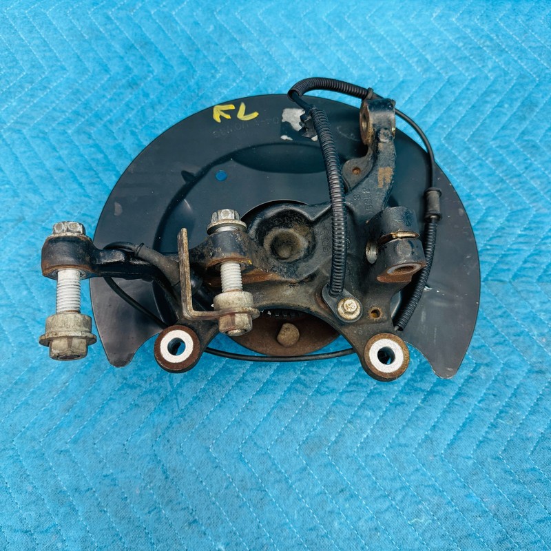 2005–2009 Ford Mustang GT Front Left Steering Knuckle OEM 5R333108