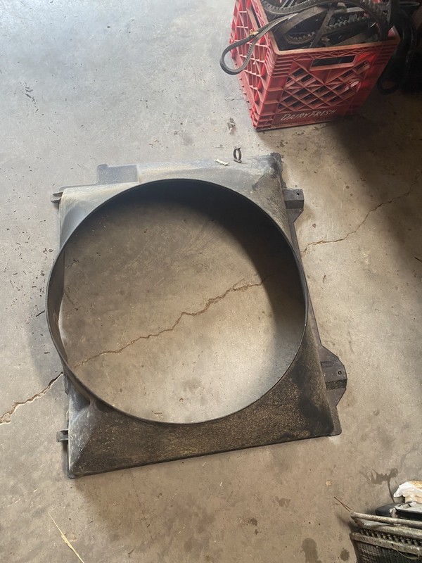 2005 Ford E250 Fan Shroud OEM