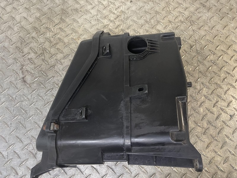 2009-2010 LEXUS IS 250 ECM COMPUTER ENGINE MODULE ASSY HOLDER