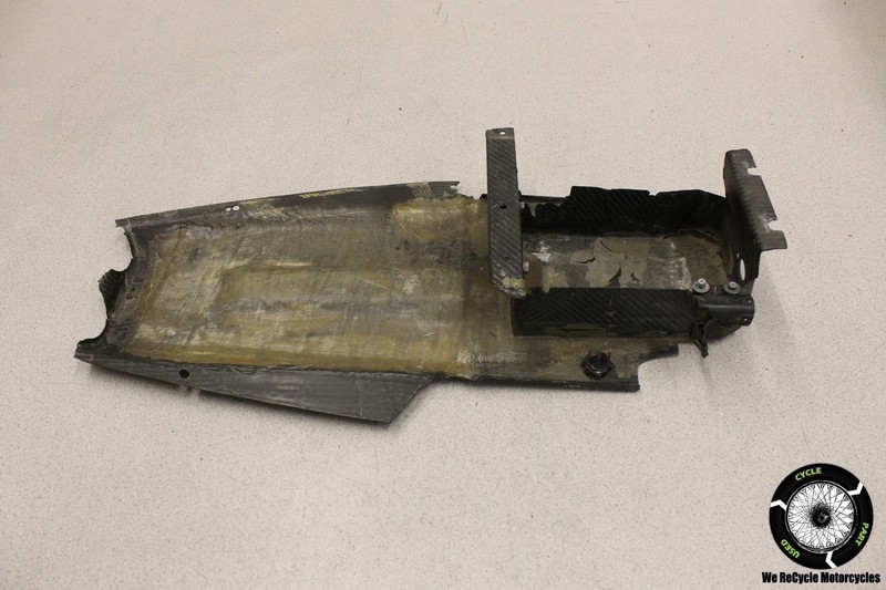 2003 YAMAHA YZF R1 REAR UNDER TAIL FENDER TRAY PANEL 03 YZFR1 *