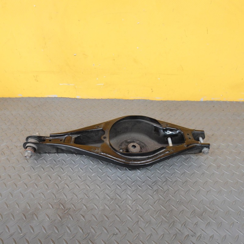 2019-2022 VOLVO XC40 REAR RIGHT PASSENGER SIDE LOWER CONTROL ARM OEM 32221200