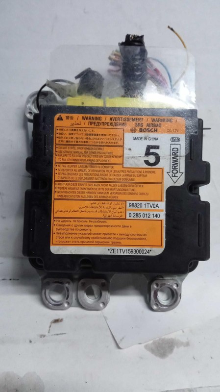 Used Air Bag Module fits: 2019 Mercedes-benz Metris 447 Type air bag under cente