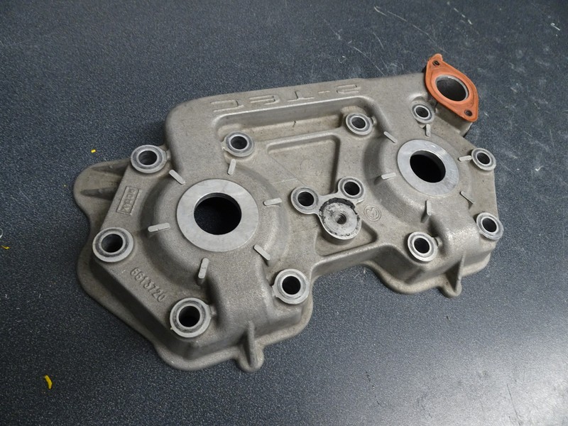 2005 Ski-Doo OEM Engine Cylinder Head Top Cover Dome 420613720 MACH-Z 1000