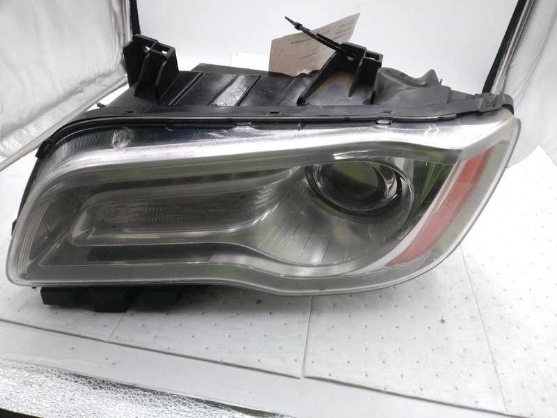 2013 Chrysler 300 Left Headlight Assembly Black OEM 280001 Used 114k Miles