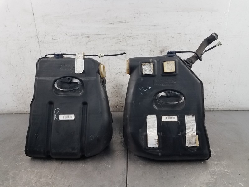 2009 Chevy Corvette C6 Fuel Tanks / Filler Neck #0585 E6