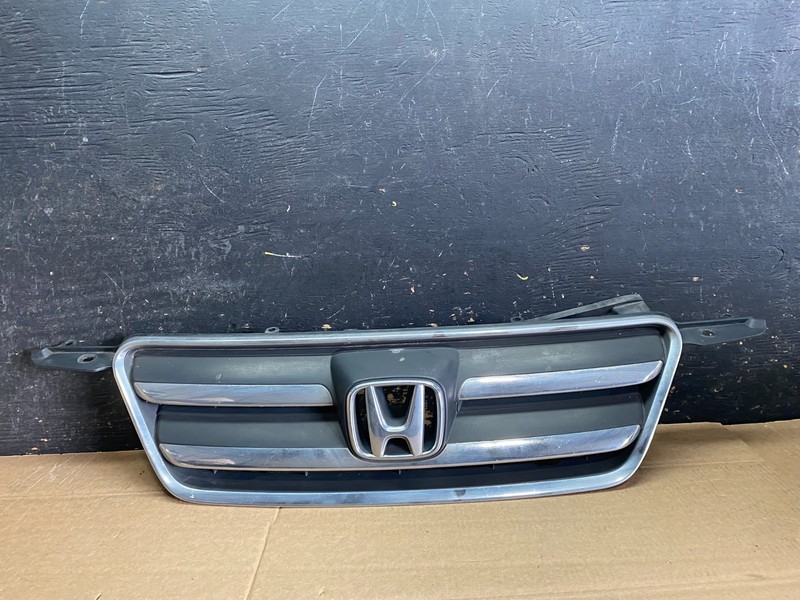 2002 to 2004 Honda CR-V CRV Front Upper Grille Grill Chrome Oem Y9295 DG
