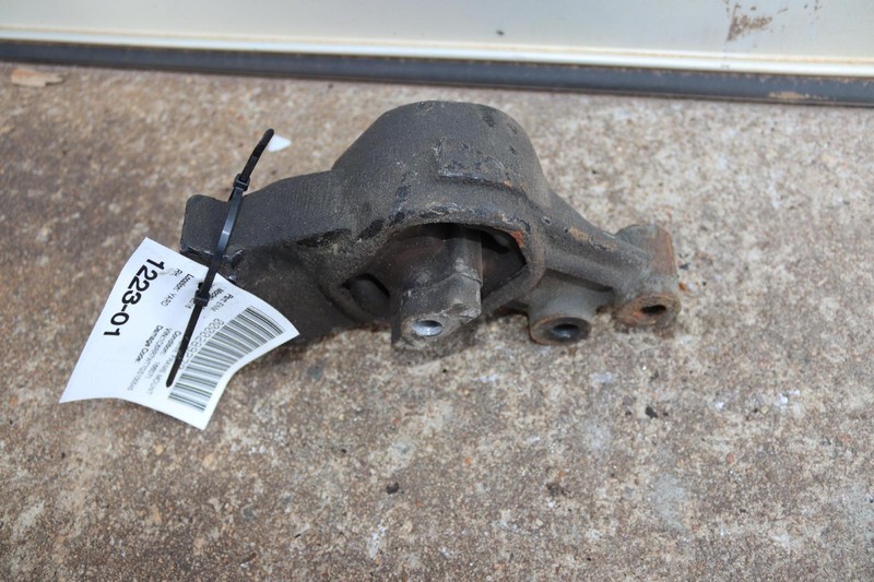 2011-2018 DODGE RAM 1500 5.7L RIGHT PASSENGER ENGINE MOTOR MOUNT SUPPORT OEM