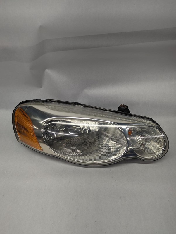 2006 CHRYSLER SEBRING passenger headlight Headlamp SEDAN OEM 06
