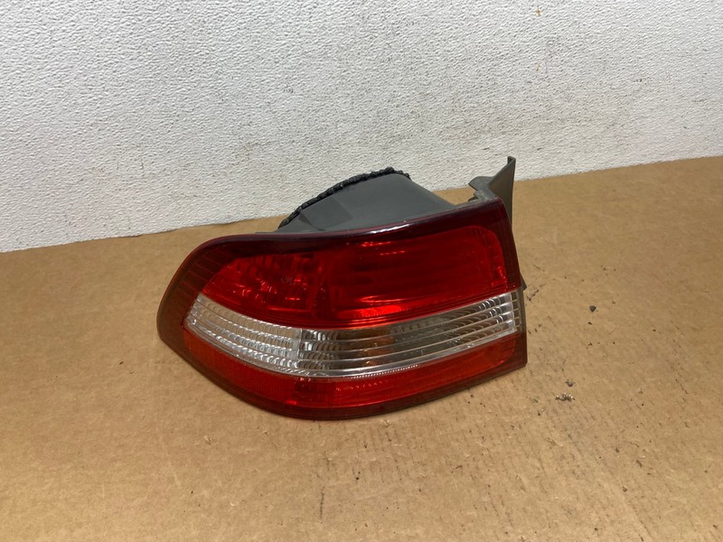 2000 2001 Lexus ES300 Outer Left Driver Lh Side Tail Light Oem AD4647 LK
