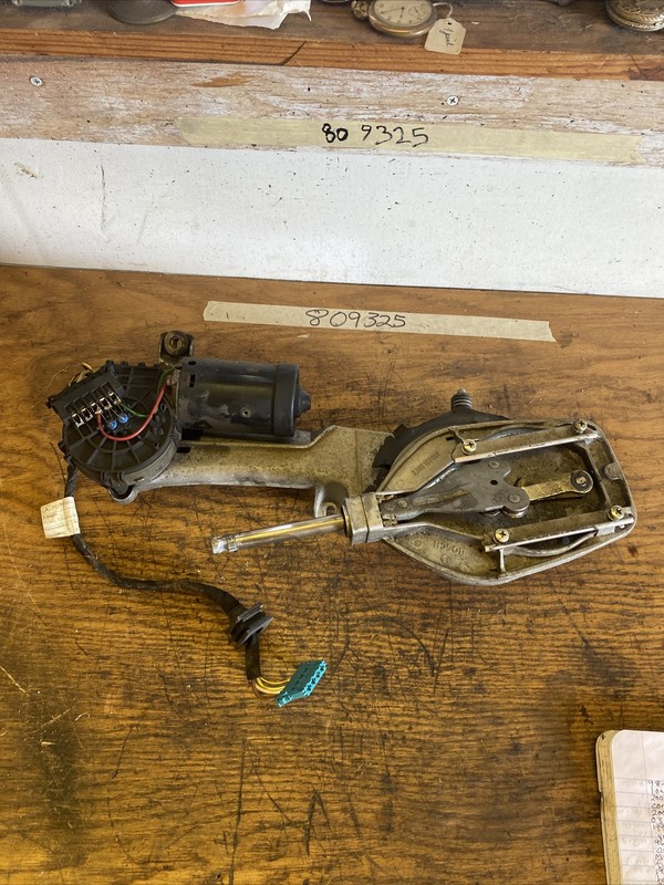 02 MERCEDESCLK55 AMG WINDSHIELD WIPER ARM MOTOR OEM