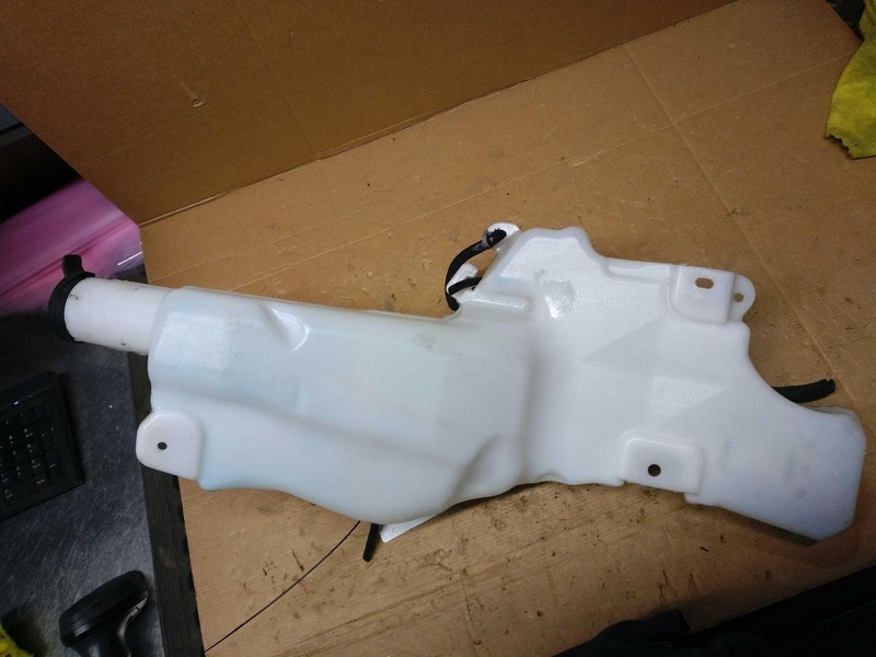 2018 Buick Enclave Washer Fluid Reservoir OEM Black 3.60L 13593730
