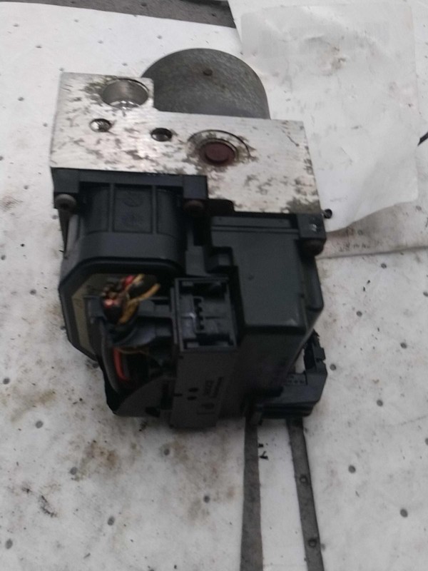 2006 Saturn VUE ABS Pump & Motor Assembly OEM 15786465 AWD 149K Miles