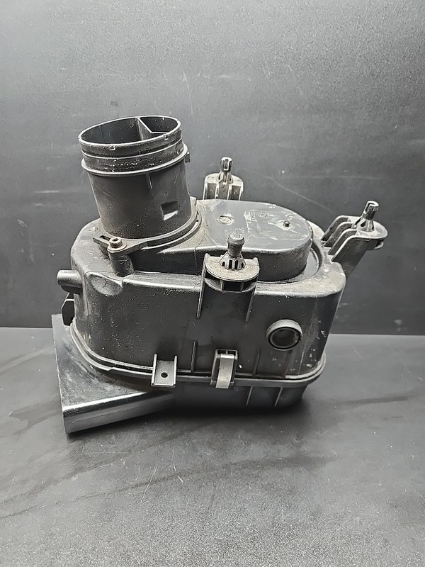 2014-2020 MASERATI GHIBLI 3.0L ENGINE LEFT AIR CLEANER HOUSING FILTER BOX OEM