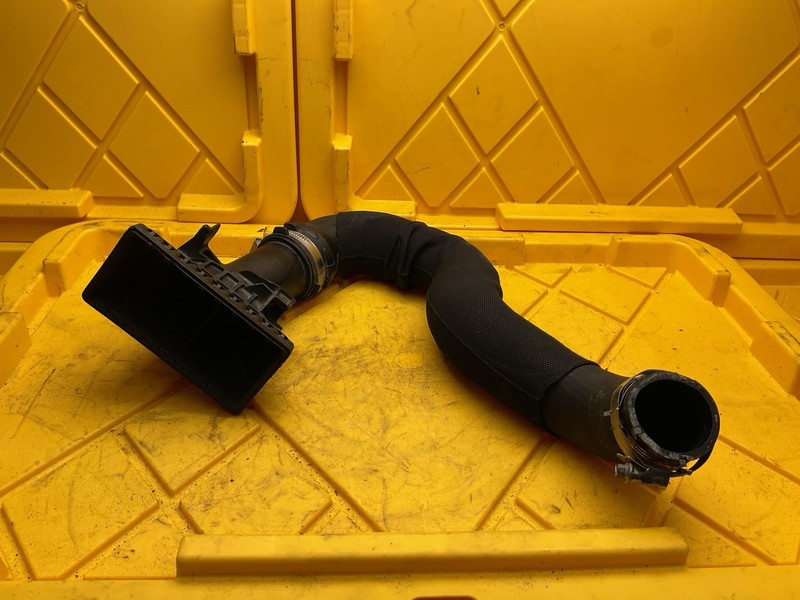 Audi A4 S4 B8 8K 2010 intercooler hose pipe 8K0145788P AFS3603
