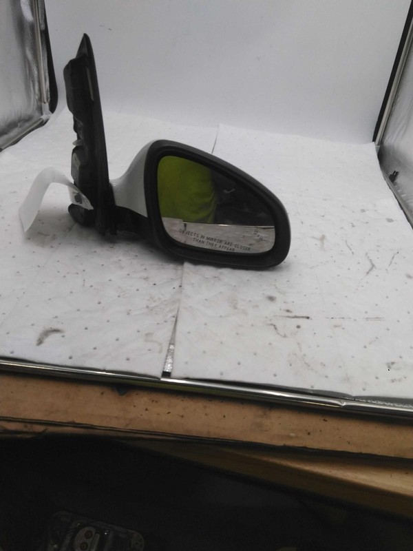 2015 Buick Verano Right Door Mirror Assembly White OEM 222557 122K Miles