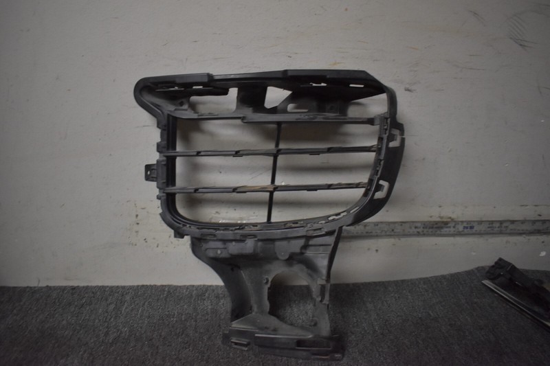 PORSCHE CAYENNE GRILLE LEFT SIDE FACTORY OEM