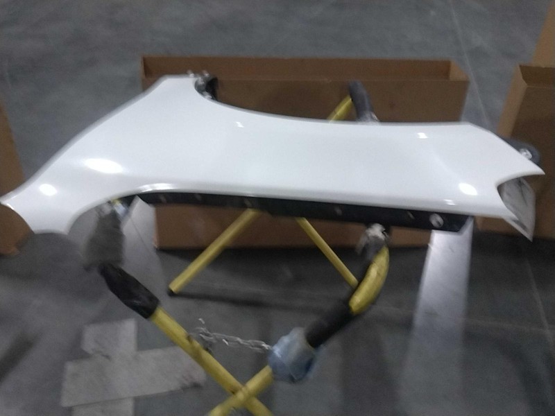 2015 Volkswagen Touareg Front Left Fender White OEM Used 124K Miles