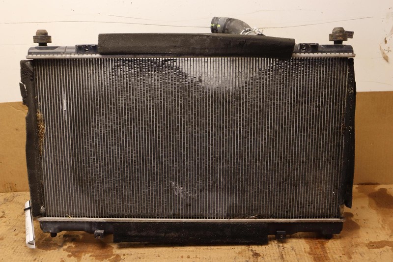 2006-2015 LEXUS IS250 IS350 CONVERTIBLE ENGINE COOLING RADIATOR OEM