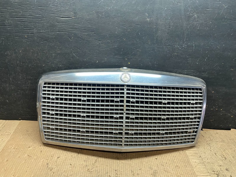 1968 to 1975 Mercedes Benz W114 W115 Front Chrome Grill Grille W6168 PS