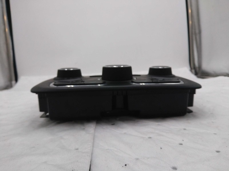 2016 RAM Dodge 1500 A/C Selector Switch OEM Grey 119K Miles NJ25-25970-660901