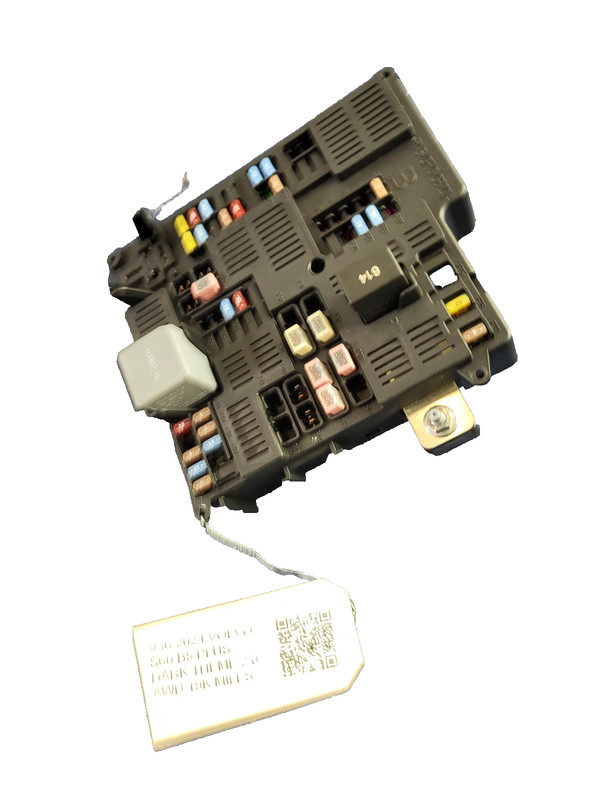 2024 VOLVO S60 Power Fuse Relay Junction Box OEM 32359985 2.0L AWD