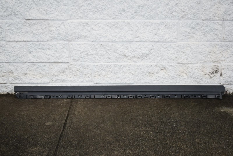 2019-2020 PORSCHE CAYENNE ROCKER MOLDING OEM
