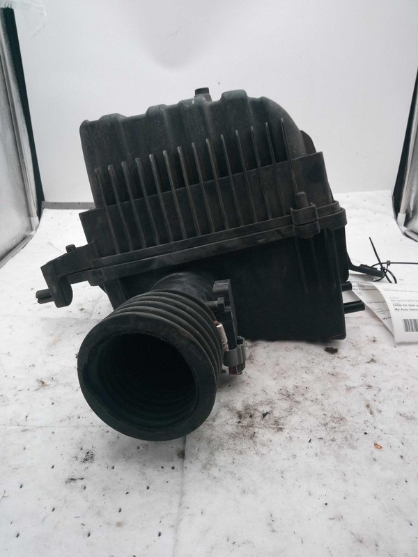 2011 Cadillac CTS 3.0L Air Cleaner Assembly OEM Used 86K Miles Black