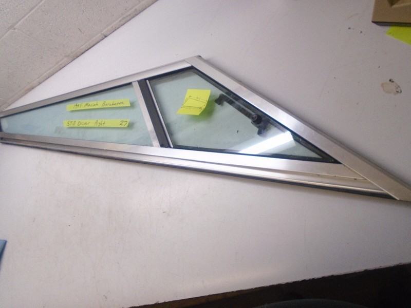 Z7 1995 Mariah Barchetta Boat Windshield STB Driver side Right Wing