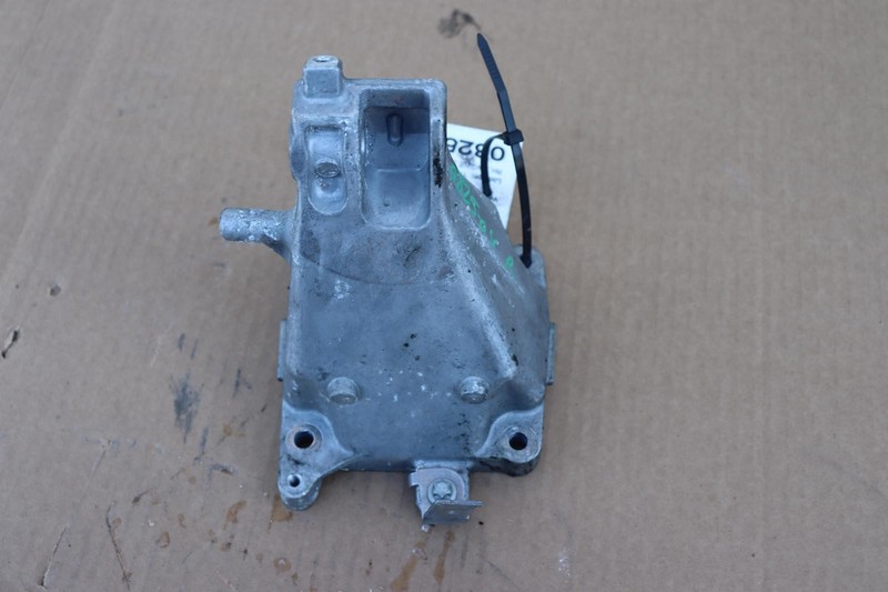 2014-2017 MERCEDES S-CLASS S550 W222 RWD RIGHT ENGINE SUPPORT MOUNT BRACKET OEM