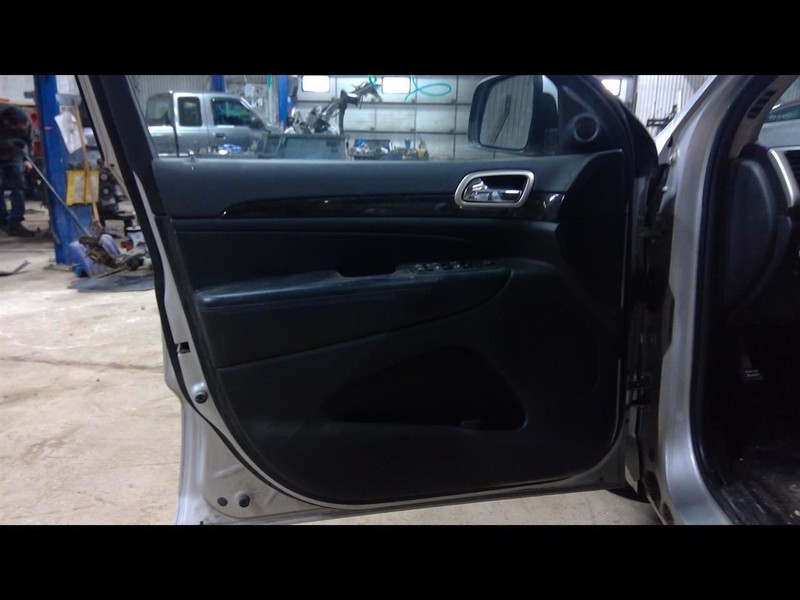 2012 GRAND CHEROKEE Driver Front Door Trim Panel 1567626