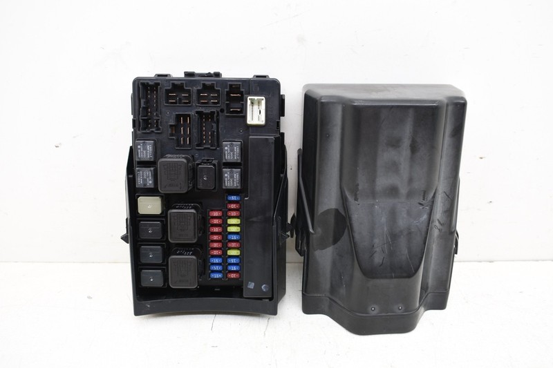2003 Infiniti G35 Coupe M/T Engine Fuse Box Relay Block With Cover OEM KW66