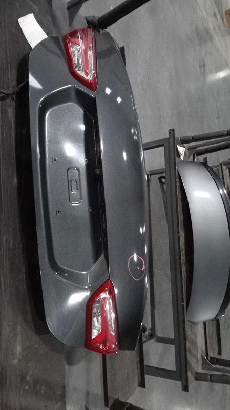 2019 Chevrolet Malibu OEM Grey Deck Lid Trunk Lid 104K Miles NJ25-12896-365832